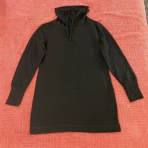 Joe Fresh women’s size small Black tunic sweater Top with loose turtleneck